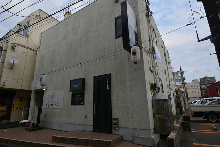 �����r��